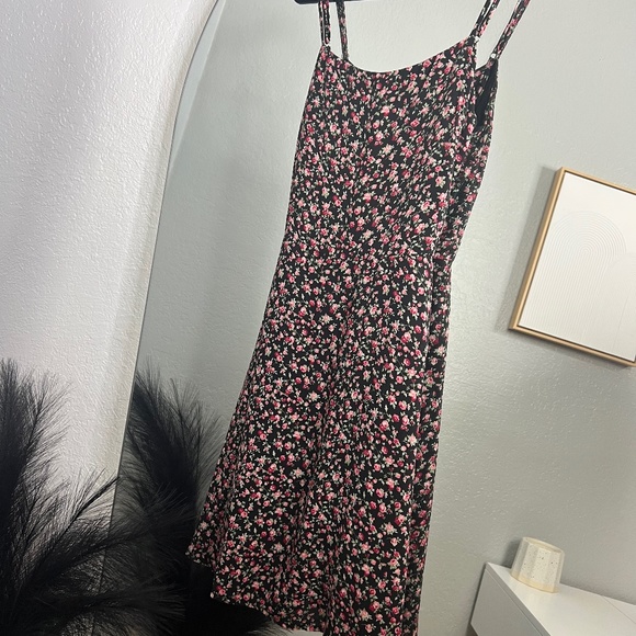 90’s Inspired Mini Dress - Picture 1 of 3